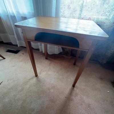 School Desk/Table (DR-RG)