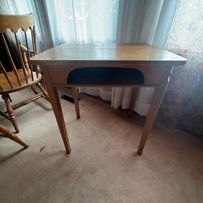 School Desk/Table (DR-RG)