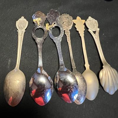 Bakelite Baby Spoons & Collector Spoons Plus More (DR-RG)