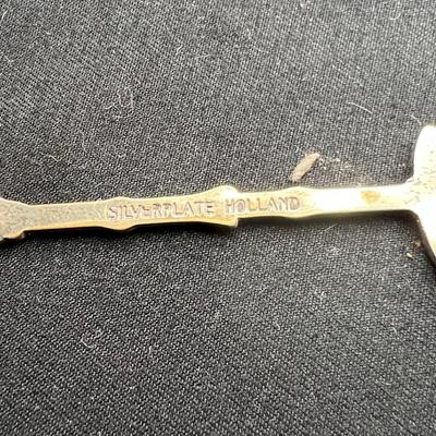 Bakelite Baby Spoons & Collector Spoons Plus More (DR-RG)