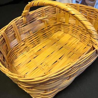 Large assortment of Cookie Cutters, Croissant Roller & More (DR-RG)