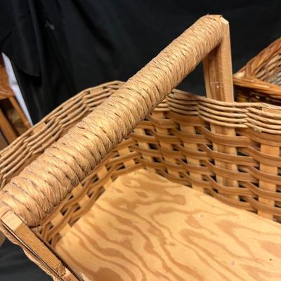 Variety of Woven Baskets & Trays (M-RG)