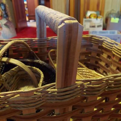 Variety of Woven Baskets & Trays (M-RG)