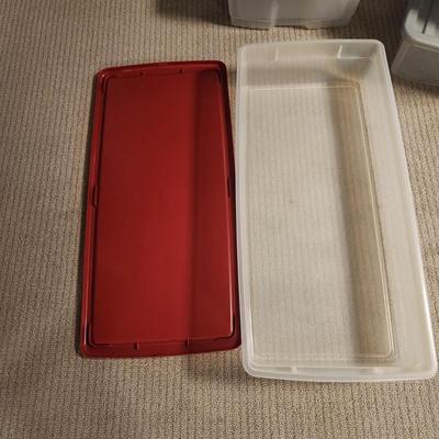Lot of 6 Plastic Storage Containers with Lids