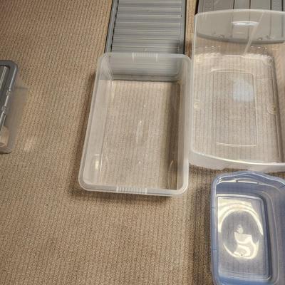 Lot of 6 Plastic Storage Containers with Lids