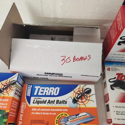 Lot of Household Mice, Bugs, 30 Glue Boards Pads , Terro Ant Bait Stakes Raid Can Full