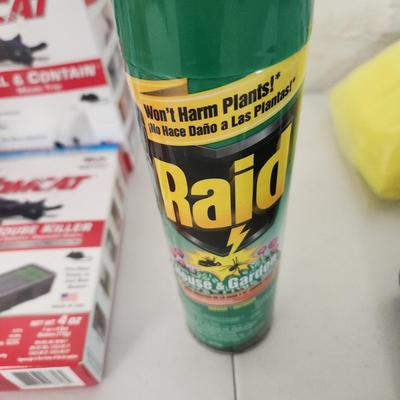 Lot of Household Mice, Bugs, 30 Glue Boards Pads , Terro Ant Bait Stakes Raid Can Full