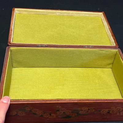 Lacquerware Tray, Lefton Dish & More Floral Items (DR-RG)