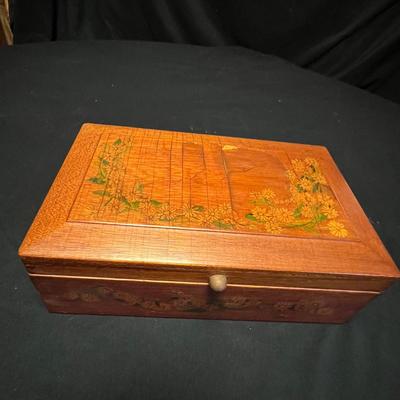 Lacquerware Tray, Lefton Dish & More Floral Items (DR-RG)