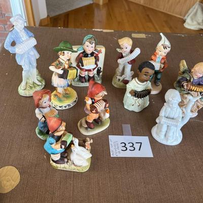 Accordion Figurine Lot - 12 Pieces