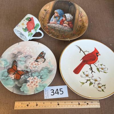 Lot of Glass - 4 Pieces