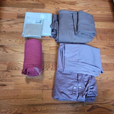 Assortment of Queen Duvet Sets (PB-CE)