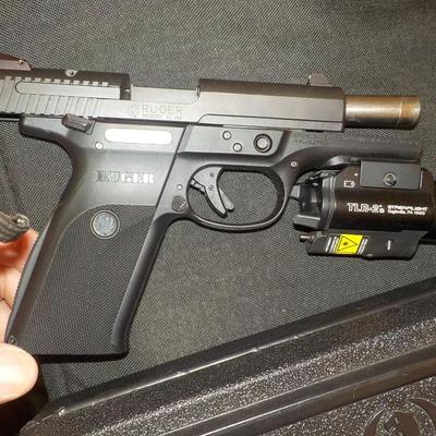 Ruger SR9 semi auto pistol, NEW with papers & lock case. Est. $300 to $600.