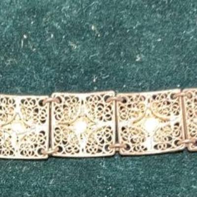 Beautiful Flower Bracelet