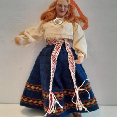 Vintage pose doll all cloth with leather shoes