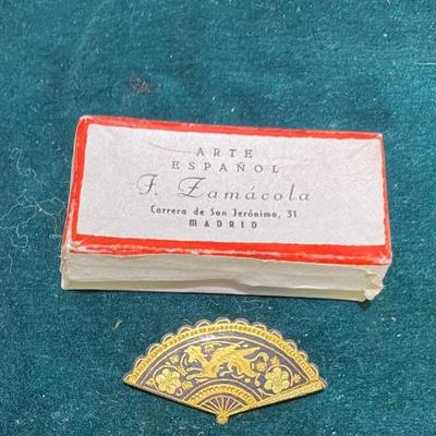 Beautiful Fan Brooch