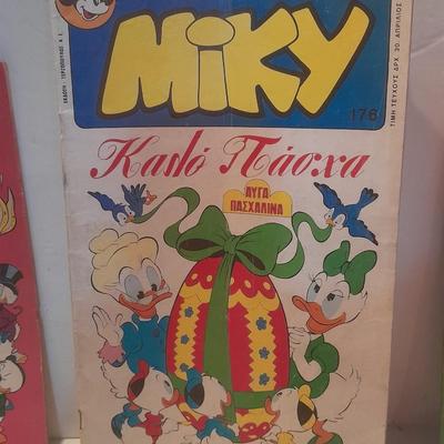 Disney Mickey Mouse Corn popper toy, Disney Comic books and hard plastic figures