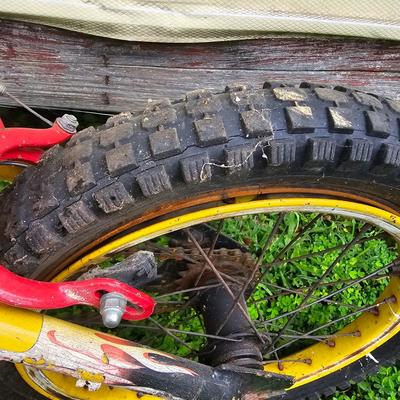 Tonka First Gear 16" Trick Bicycle (OB1-JS)