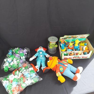 Vintage Sesame Street Toys and More (OB4-BBL)