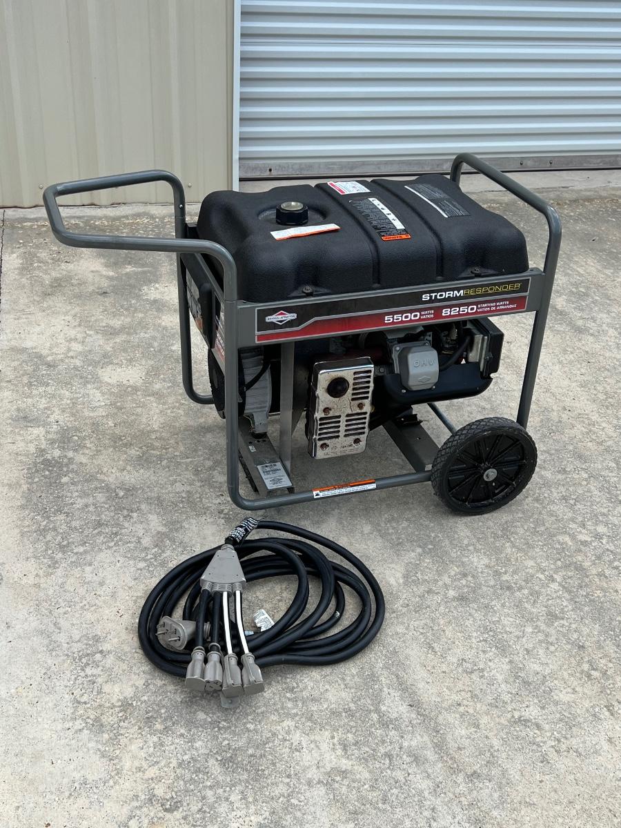 BRIGGS & STRATTON Storm Responder 5500 Watt Generator *Read