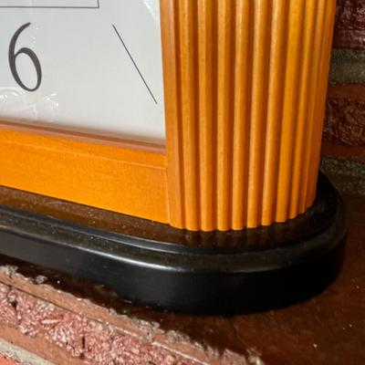Wood mantle clock