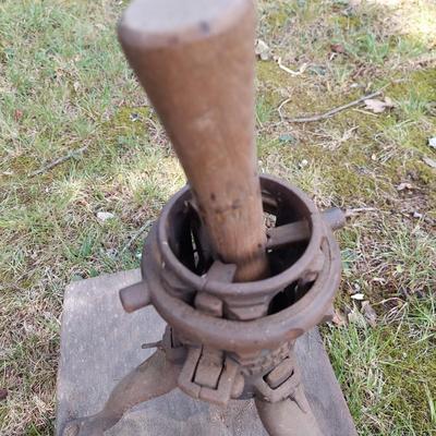 Antique Christmas Tree Stand (OB4-BBL)