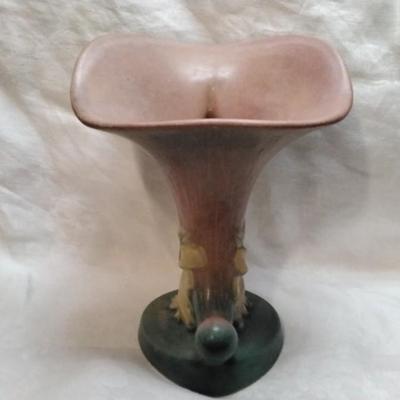 1942 Roseville Pottery Peony Cornucopia Vase, Shape 171-8, Coral Pink