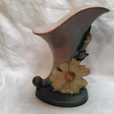 1942 Roseville Pottery Peony Cornucopia Vase, Shape 171-8, Coral Pink