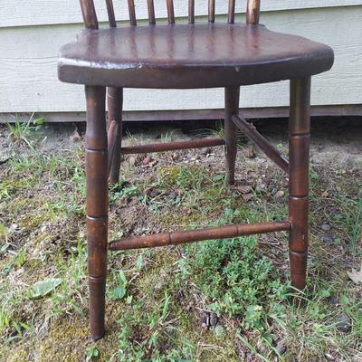 Two Vintage Windsor Chairs (OB4-BBL)