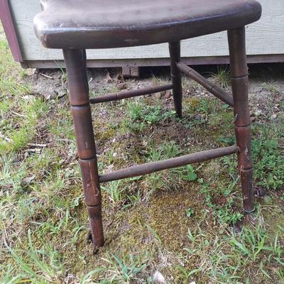 Two Vintage Windsor Chairs (OB4-BBL)