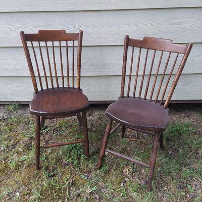 Two Vintage Windsor Chairs (OB4-BBL)