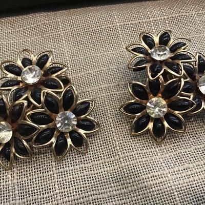 Large Vintage Clip On Earrings Gold Tone Black  Enamel Flower Daisies