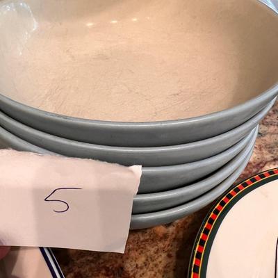 Mixed Lot Dinnerware