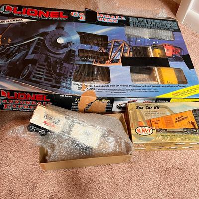 Vintage Lionel Cannonball Express 8625 Train Set + True Value Car