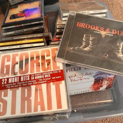 Vertical CD Player/Alarm Clock/Radio w Lot CDs