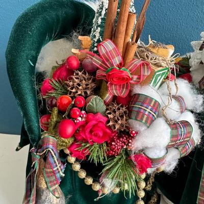 Santa and Mrs. Claus by Apple Whimsey