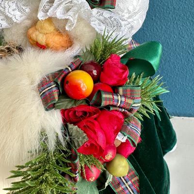 Santa and Mrs. Claus by Apple Whimsey