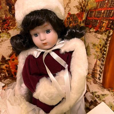 Christmas Decor & Doll Lot