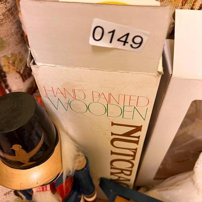 Christmas Decor & Doll Lot