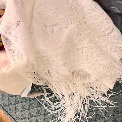 Mixed Lot - Throw Blankets, Shawls, Hankies