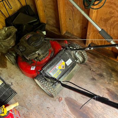 Yard Machines 21" Push Lawnmower Model: 11A-B23Z752