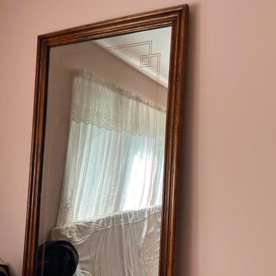 Vintage American of Martinsville Dresser w Mirror