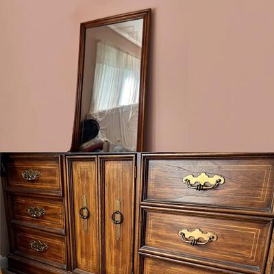 Vintage American of Martinsville Dresser w Mirror