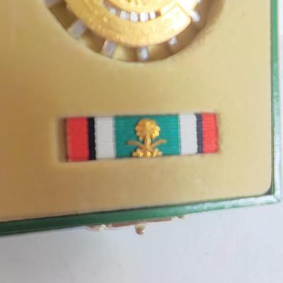 Military Medal " Liberation of Kuwait" with holding box. est. $20 t0 $35.
