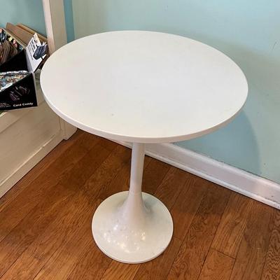 062 Round Metal Tulip Table