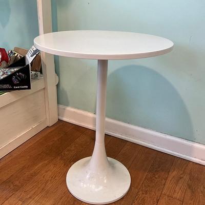 062 Round Metal Tulip Table