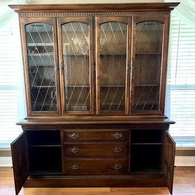 Ethan Allen Classic Manor China Cabinet