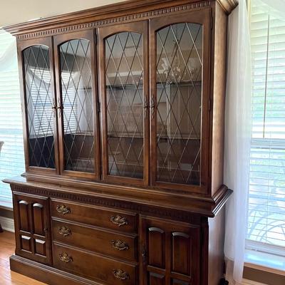 Ethan Allen Classic Manor China Cabinet