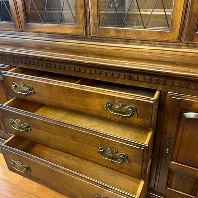 Ethan Allen Classic Manor China Cabinet