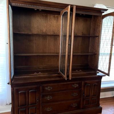 Ethan Allen Classic Manor China Cabinet